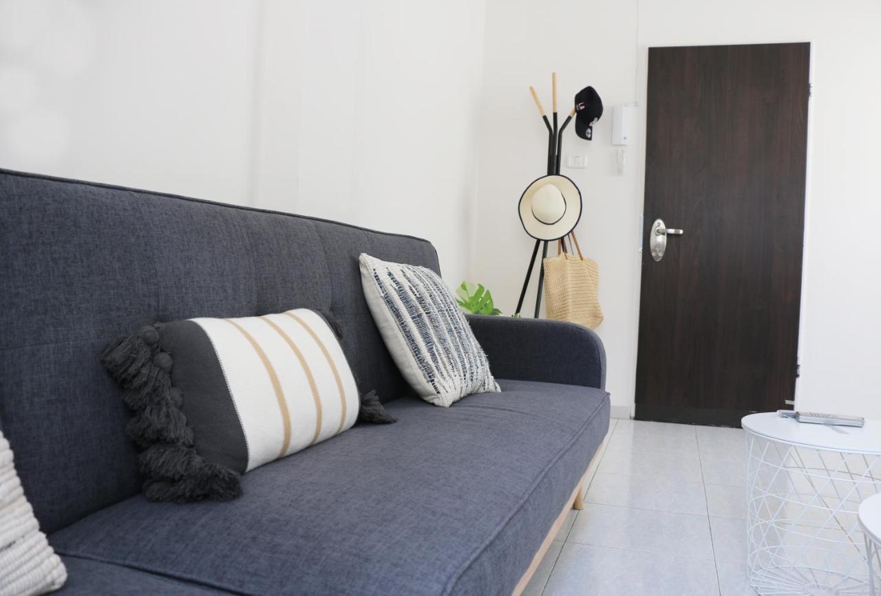 Modern And Spacious Apartment In Downtown Haifa Exterior foto